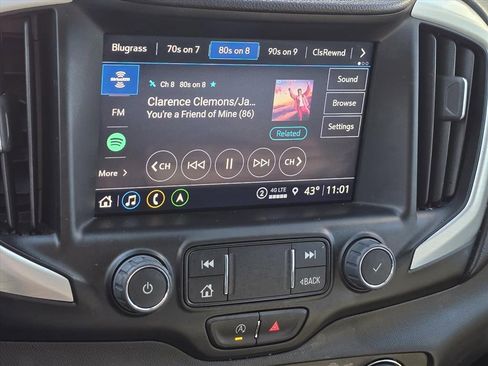 Used 2023 GMC Terrain SLE w/ Driver Convenience Package image 4