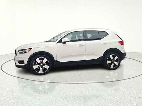 Used 2020 Volvo XC40 T5 Momentum w/ Protection Package Premier AWD/4WD image 4