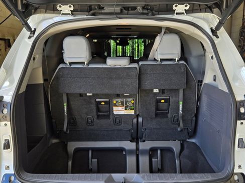 Used 2023 Toyota Sienna Limited AWD/4WD image 23