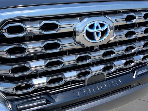 Used 2024 Toyota Tundra Platinum AWD/4WD image 29
