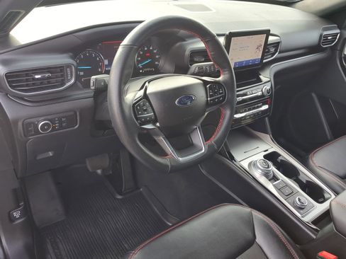 Used 2023 Ford Explorer ST-Line w/ Class IV Trailer Tow Package image 9