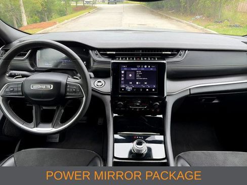 Used 2024 Jeep Grand Cherokee Altitude AWD/4WD image 10