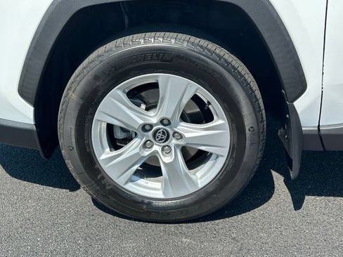 Used 2020 Toyota RAV4 XLE w/ XLE Grade Weather Package AWD/4WD image 8
