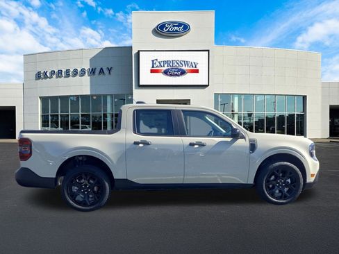 New 2025 Ford Maverick XLT w/ XLT Luxury Package image 5