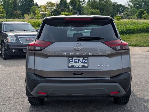 Used 2023 Nissan Rogue SV AWD/4WD image 6