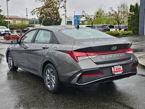 Used 2024 Hyundai Elantra SEL FWD image 7