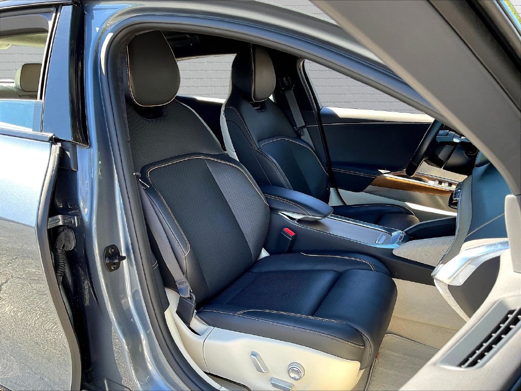 Used 2024 Lucid Air Pure RWD image 21