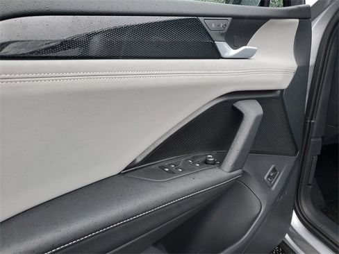 New 2025 Volkswagen Tiguan SE image 21