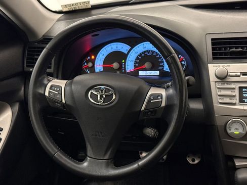 Used 2010 Toyota Camry SE FWD image 14