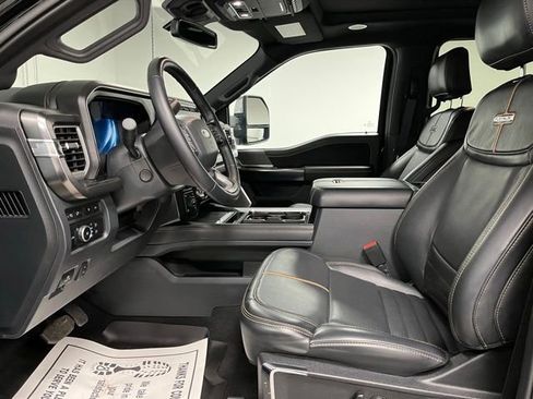 Used 2024 Ford F350 Platinum w/ Tremor Off-Road Package AWD/4WD image 21