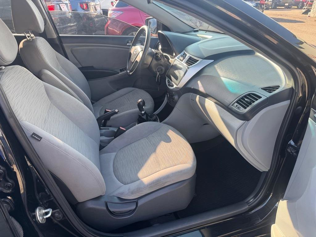 Used 2016 Hyundai Accent SE FWD image 13