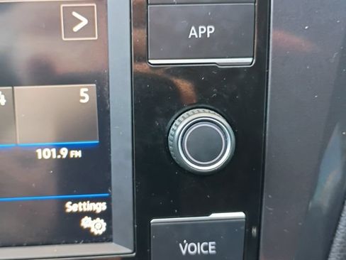 Used 2020 Volkswagen Tiguan S FWD image 14