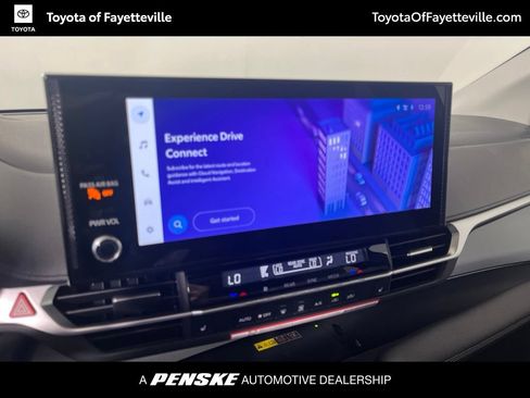 Used 2026 Toyota Sienna XLE FWD image 30