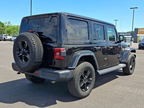 Used 2021 Jeep Wrangler Unlimited Sahara AWD/4WD image 6
