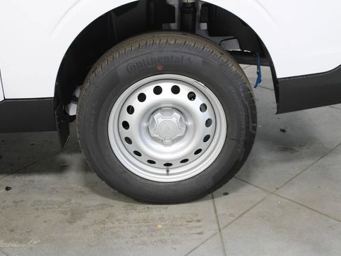 New 2025 Ford Maverick XL image 17