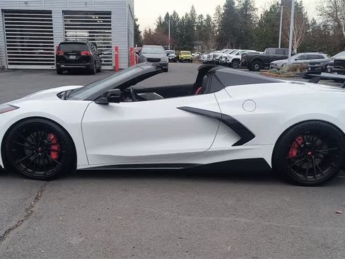 Used 2021 Chevrolet Corvette Stingray Premium Conv w/ Z51 Performance Package image 5