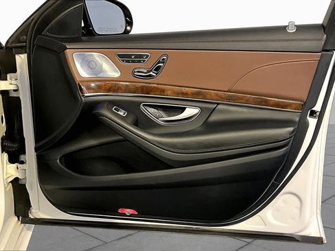 Used 2017 Mercedes-Benz S 550 4MATIC Sedan image 23
