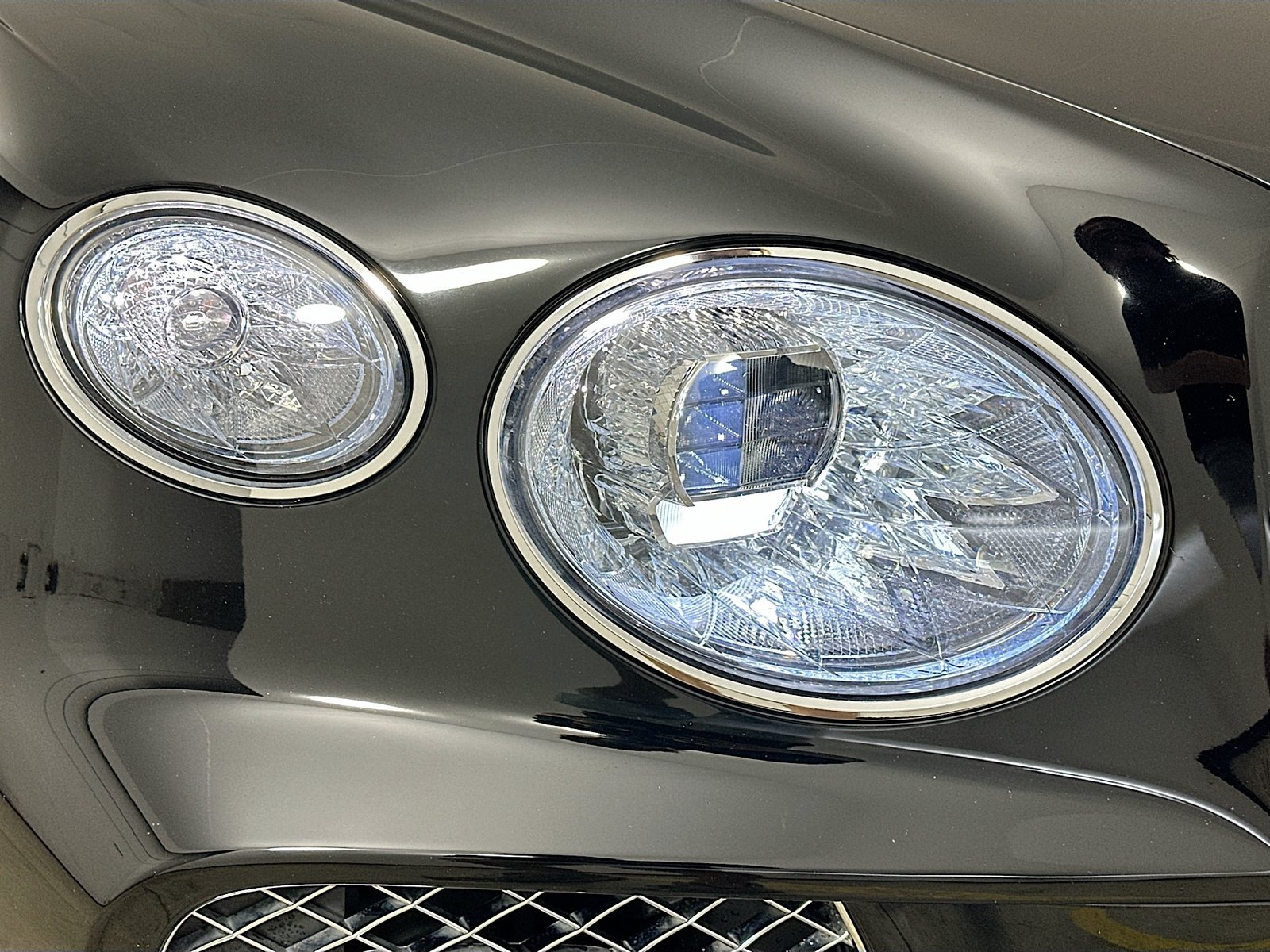 Used 2022 Bentley Bentayga AWD/4WD image 45