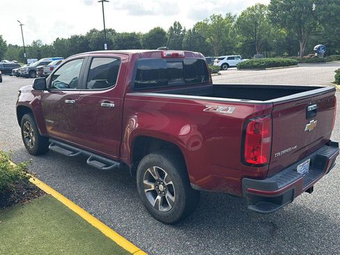 Used 2017 Chevrolet Colorado Z71 AWD/4WD image 2