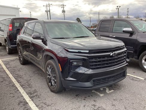 Used 2024 Chevrolet Traverse LS w/ Midnight/Sport Edition image 2