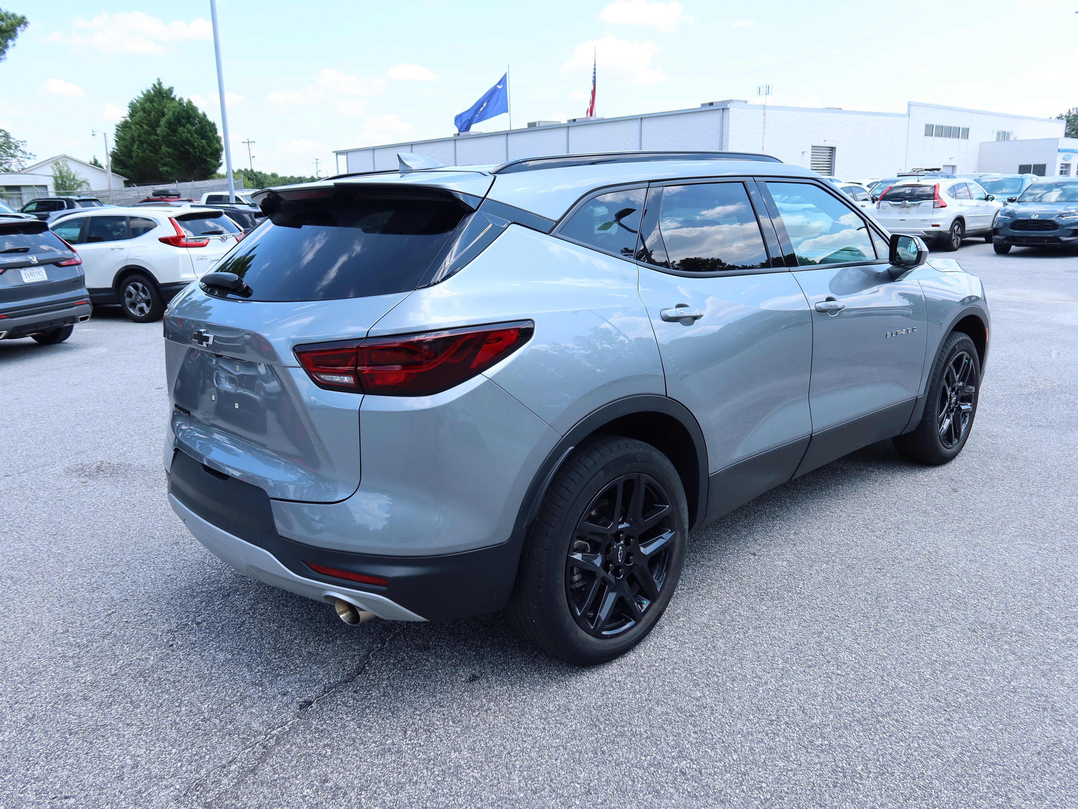 Used 2023 Chevrolet Blazer LT w/ Convenience Package FWD image 4