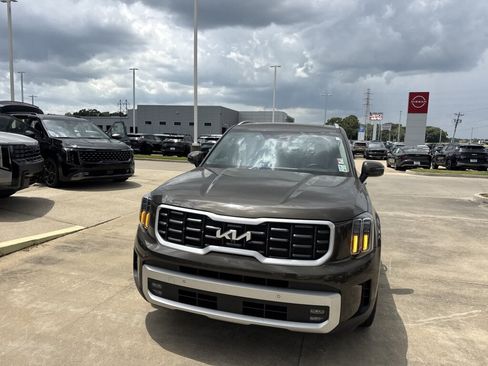 Certified 2024 Kia Telluride SX w/ Towing Package FWD image 5