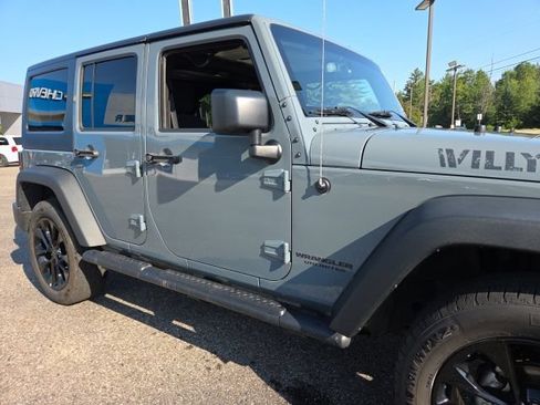 Used 2015 Jeep Wrangler Unlimited Sport w/ Dual Top Group AWD/4WD image 25