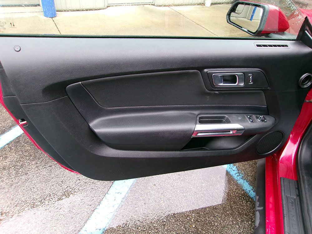 Used 2020 Ford Mustang Coupe RWD image 14