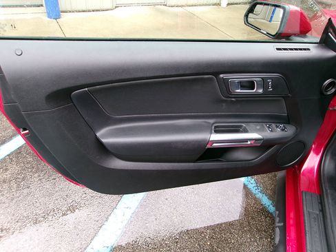Used 2020 Ford Mustang Coupe RWD image 14
