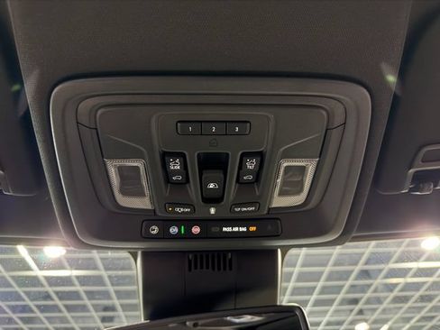 Used 2026 Chevrolet Silverado 1500 High Country w/ High Country Premium Package AWD/4WD image 24