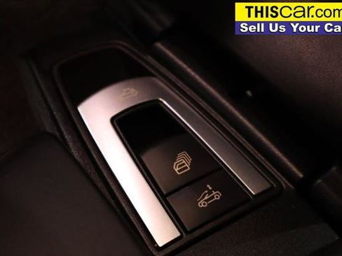 Used 2014 Mercedes-Benz SL 550 image 32