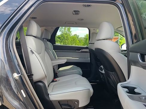 Used 2025 Hyundai Palisade SEL FWD image 32