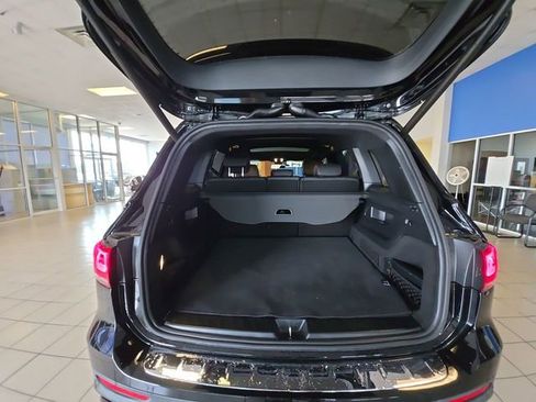 Used 2023 Mercedes-Benz GLB 250 image 24