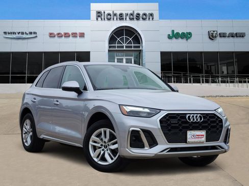 Used 2023 Audi Q5 2.0T Premium w/ Convenience Package image 1