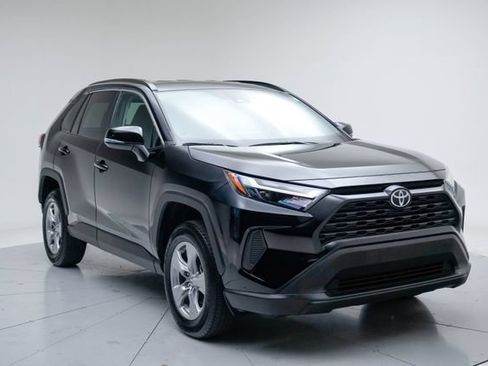 Used 2025 Toyota RAV4 XLE AWD/4WD image 16