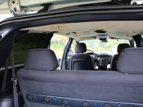Used 2001 Chrysler Town & Country LX FWD image 32