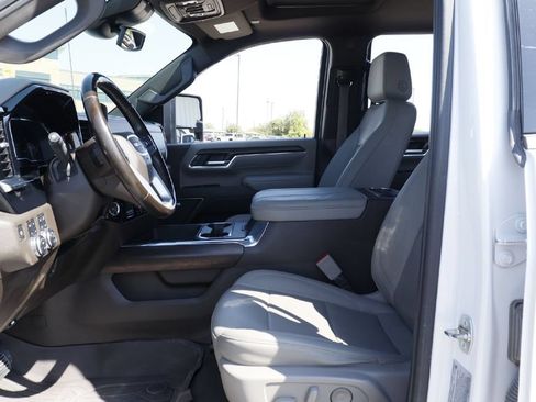 Used 2024 GMC Sierra 2500 SLT w/ Texas SLT Premium Package AWD/4WD image 4