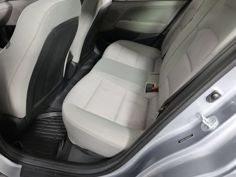 Used 2017 Hyundai Elantra SE FWD image 17