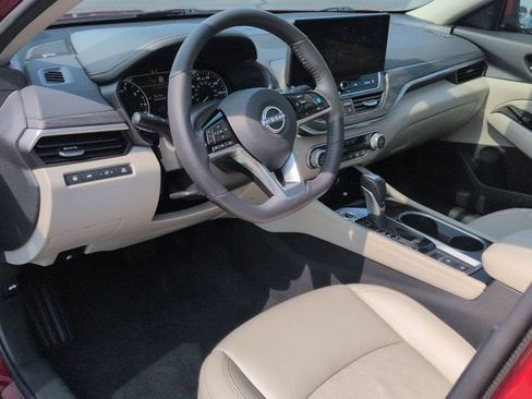 Used 2023 Nissan Altima 2.5 SL FWD image 9
