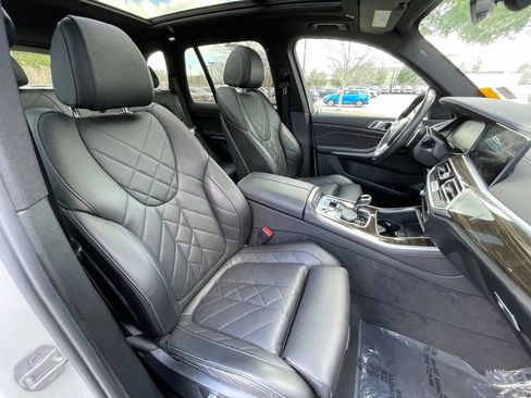 Used 2023 BMW X5 xDrive45e image 32