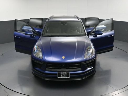 Certified 2026 Porsche Macan AWD/4WD image 32