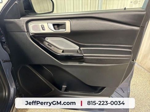 Used 2021 Ford Explorer Platinum w/ Equipment Group 601A AWD/4WD image 23