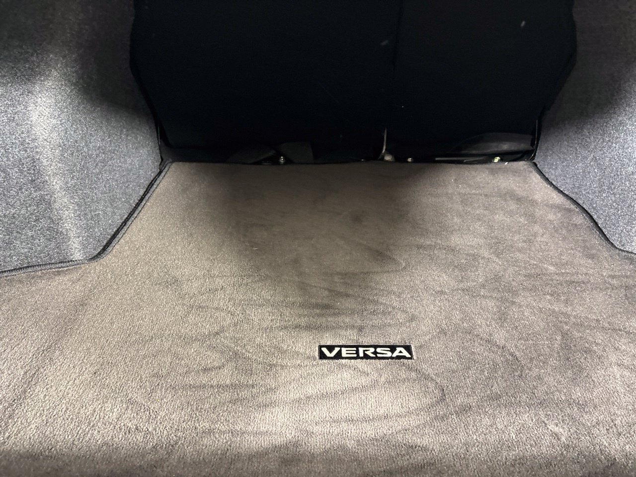 Used 2024 Nissan Versa SR FWD image 24