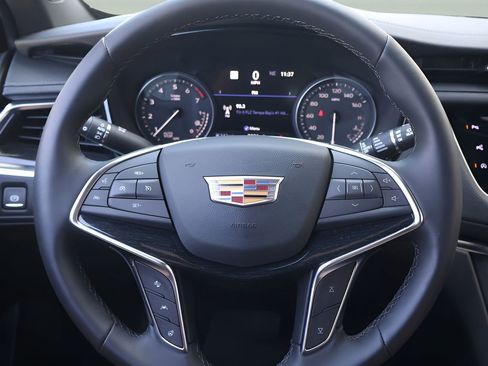 New 2026 Cadillac XT5 Premium Luxury w/ Driver Assist Package FWD image 18