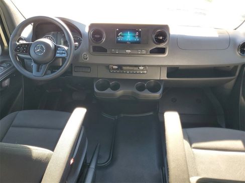 Used 2024 Mercedes-Benz Sprinter 2500 image 11