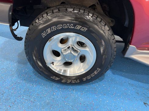 Used 1999 Ford Explorer 4WD 4-Door image 39