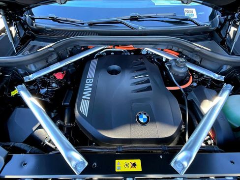 New 2026 BMW X5 xDrive50e w/ Climate Comfort Package AWD/4WD image 16