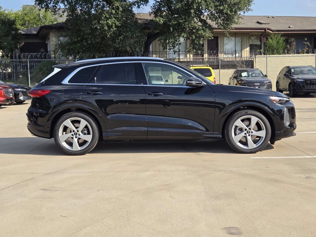 Certified 2025 Audi Q5 Prestige AWD/4WD image 7