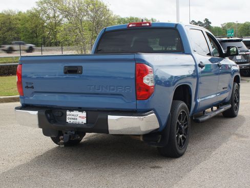 Used 2021 Toyota Tundra SR5 w/ SR5 Upgrade Package image 19