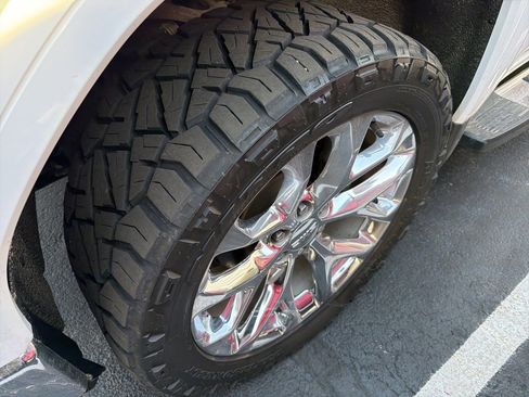 Used 2020 GMC Sierra 1500 SLT w/ SLT Premium Plus Package image 9